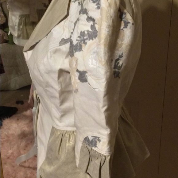 Lois verdad designer gold with floral accents in a beautifully designed blazer s - Picture 4 of 5